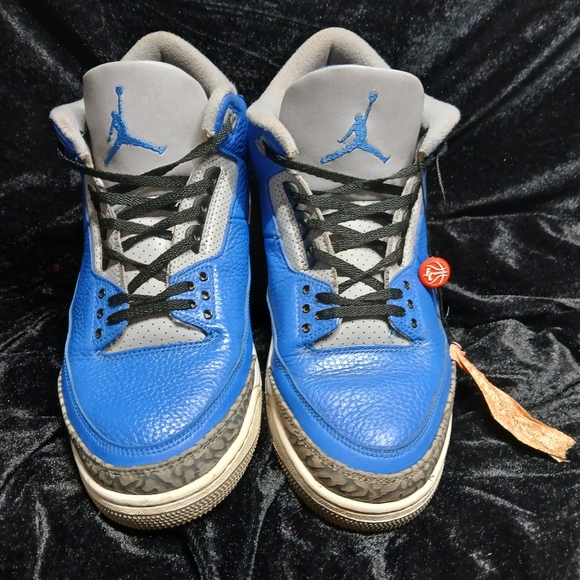 Air Jordan 3 Retro Varsity Royal - Picture 2 of 5